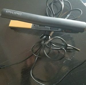 Global Beauty CHI 1" Ceramic Flat iron